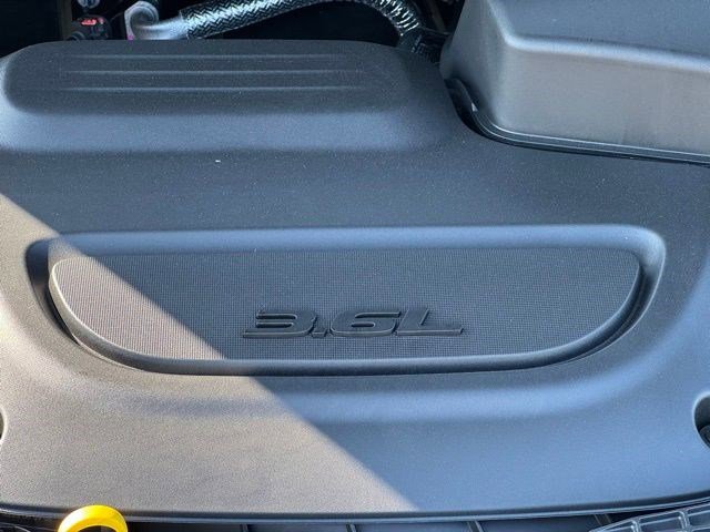 New 2026 Chrysler Pacifica Select image 44