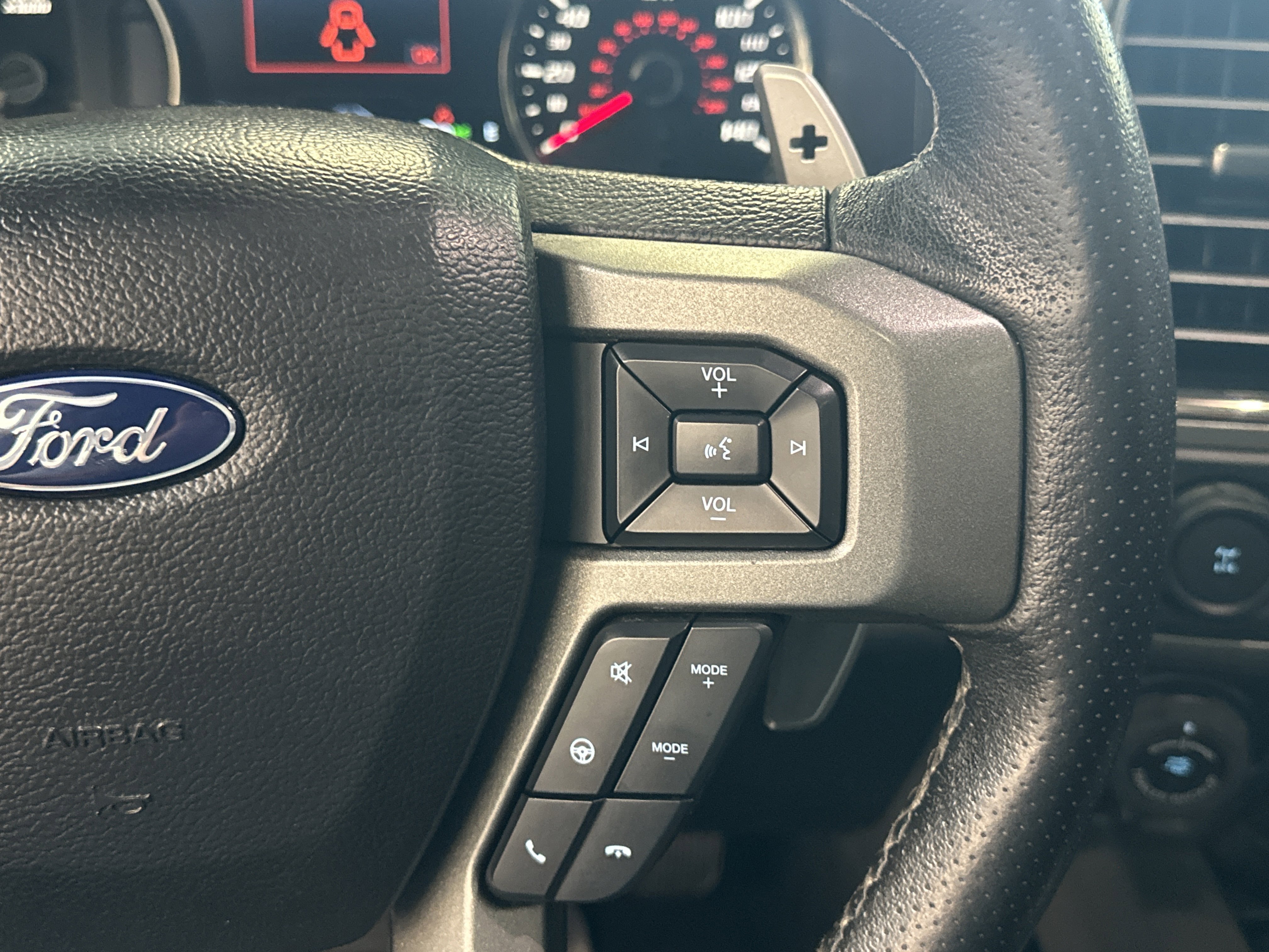 Used 2019 Ford F150 Raptor w/ Equipment Group 802A Luxury AWD/4WD image 35