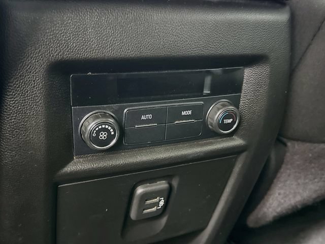 Used 2019 Chevrolet Traverse LT FWD image 25