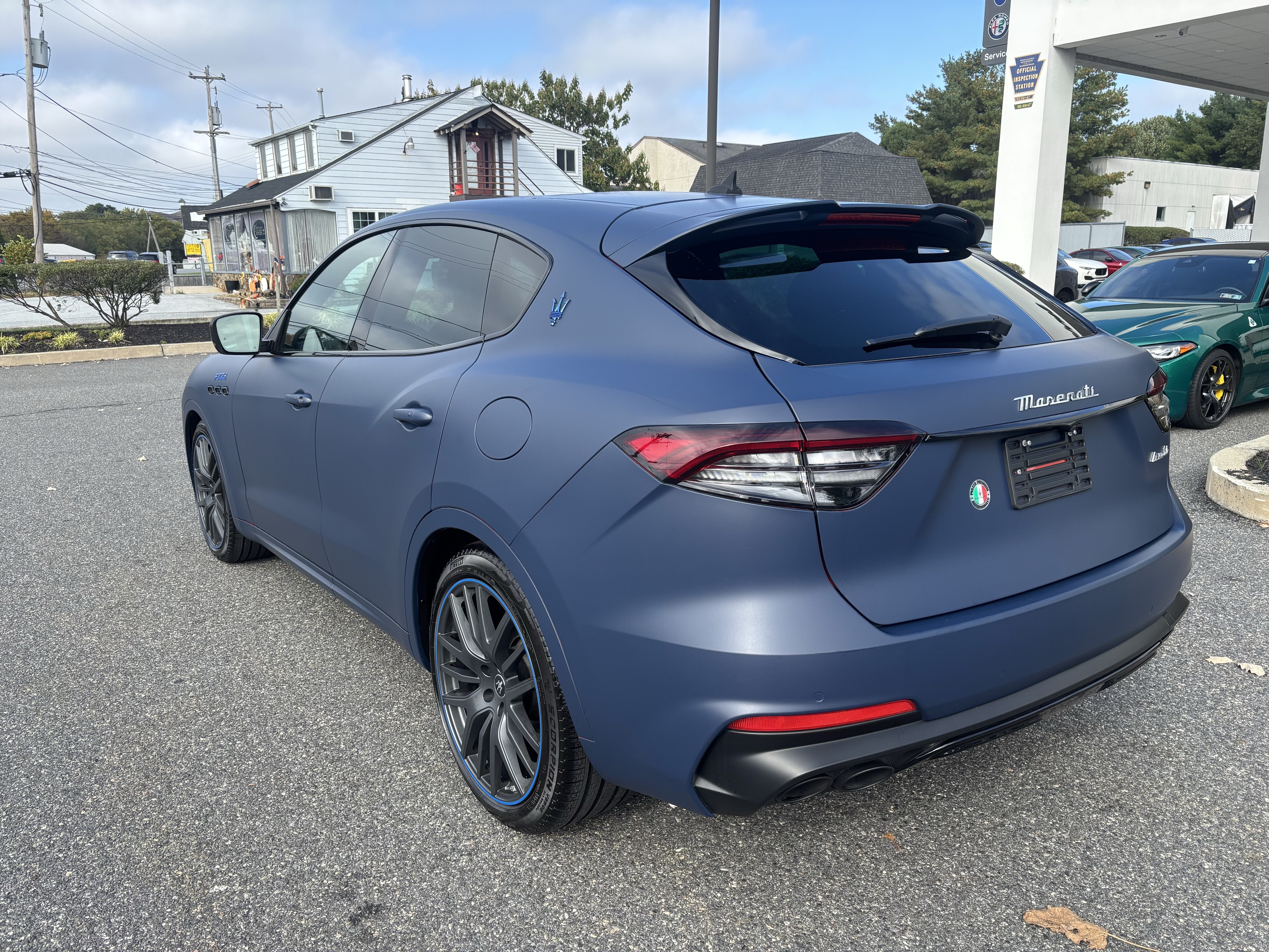 Used 2023 Maserati Levante F Tributo AWD/4WD image 3