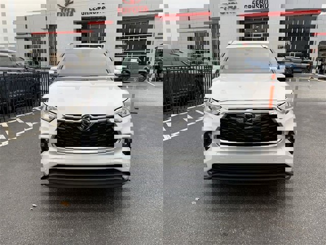 New 2026 Toyota Highlander Limited image 3