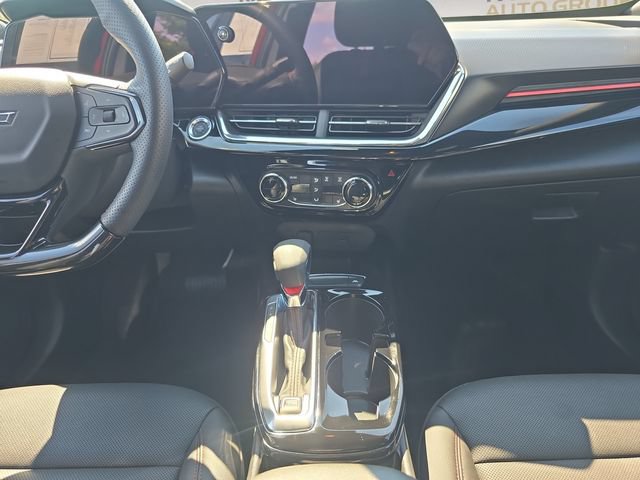 Used 2026 Chevrolet Trax RS FWD image 11