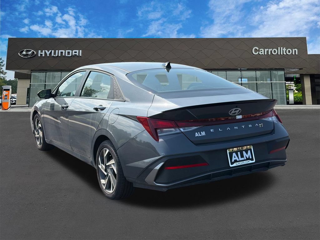 Certified 2025 Hyundai Elantra Sport FWD image 7