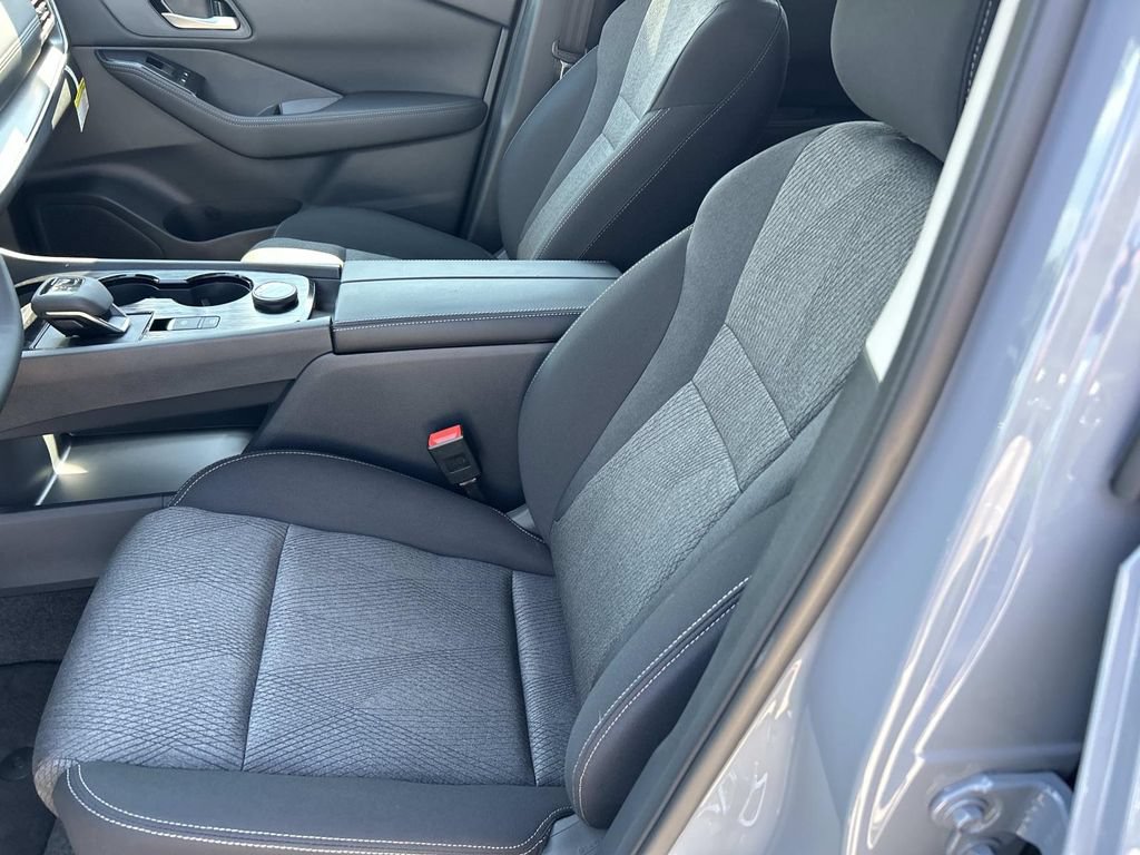 New 2026 Nissan Rogue SV AWD/4WD image 15