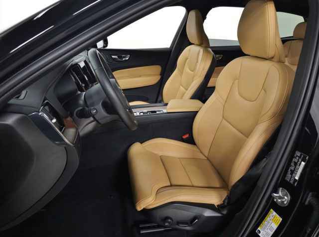 Certified 2023 Volvo XC60 B5 Ultimate w/ Climate Package AWD/4WD image 20