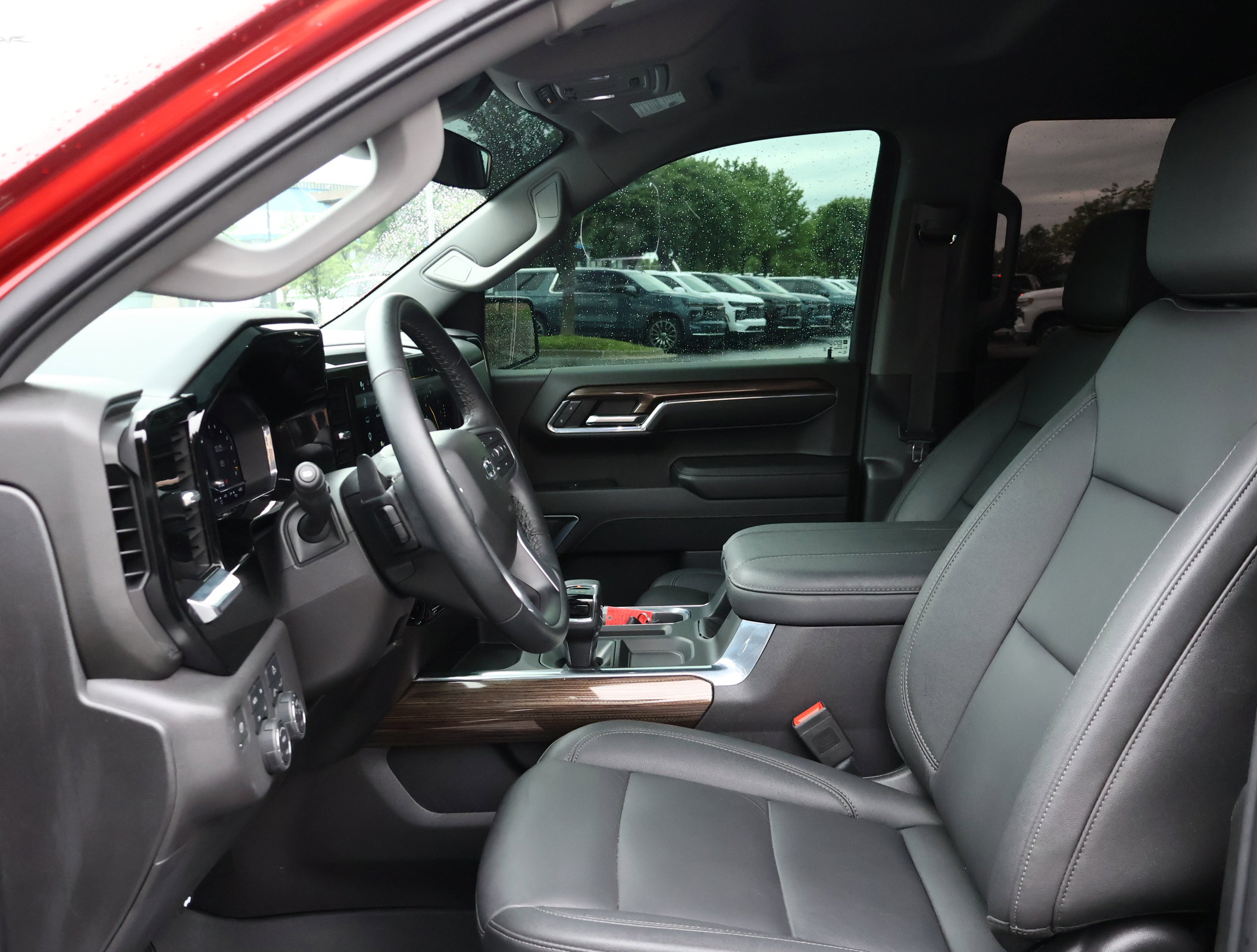 Used 2024 Chevrolet Silverado 1500 LT Trail Boss w/ Convenience Package II AWD/4WD image 11