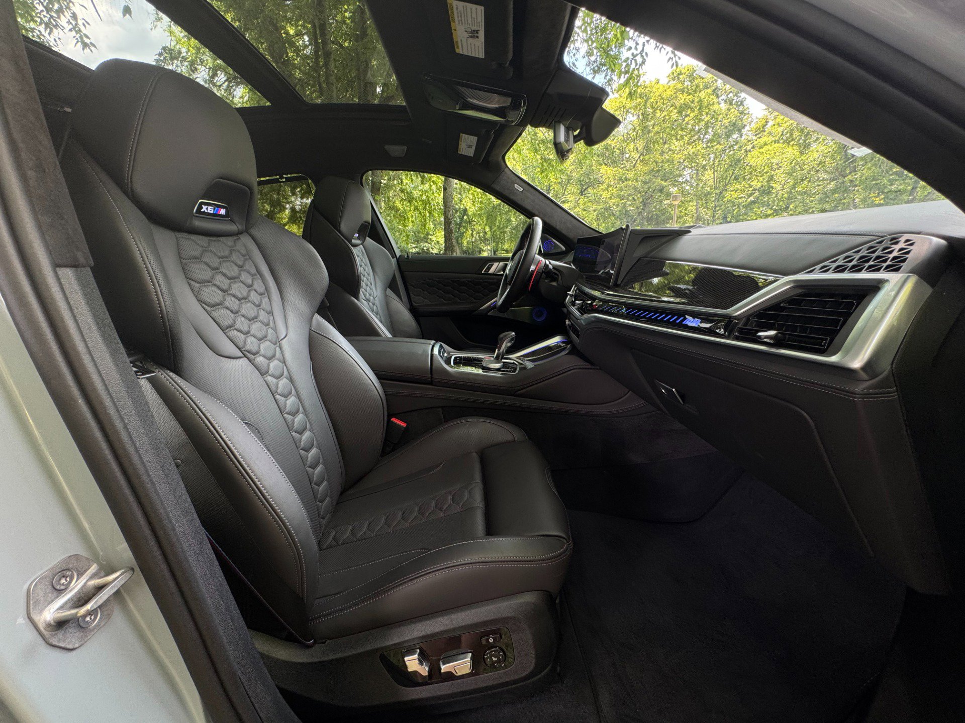 Used 2024 BMW X6 M Competition w/ Executive Package image 25