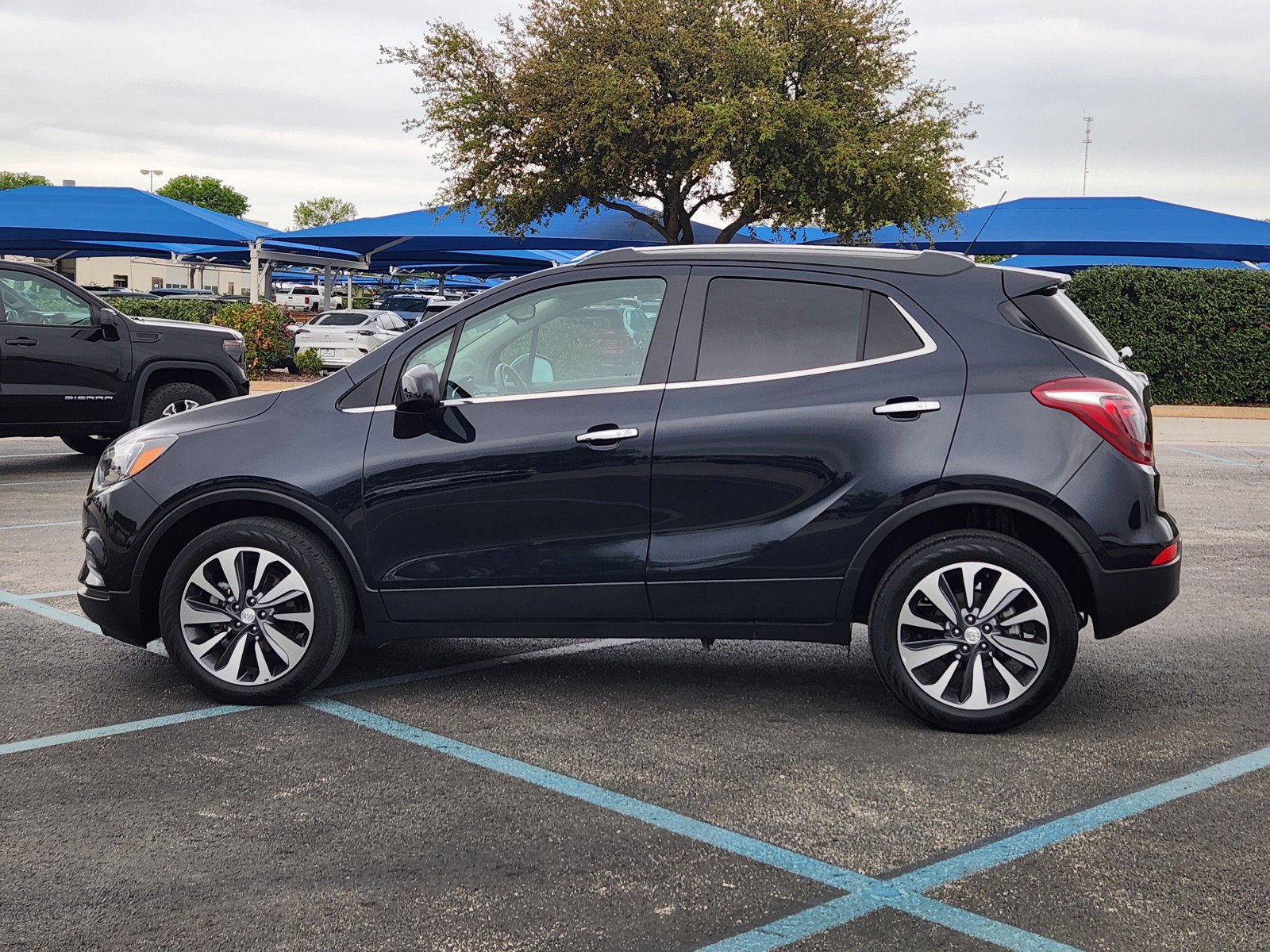 Used 2022 Buick Encore Preferred w/ Safety Package image 3