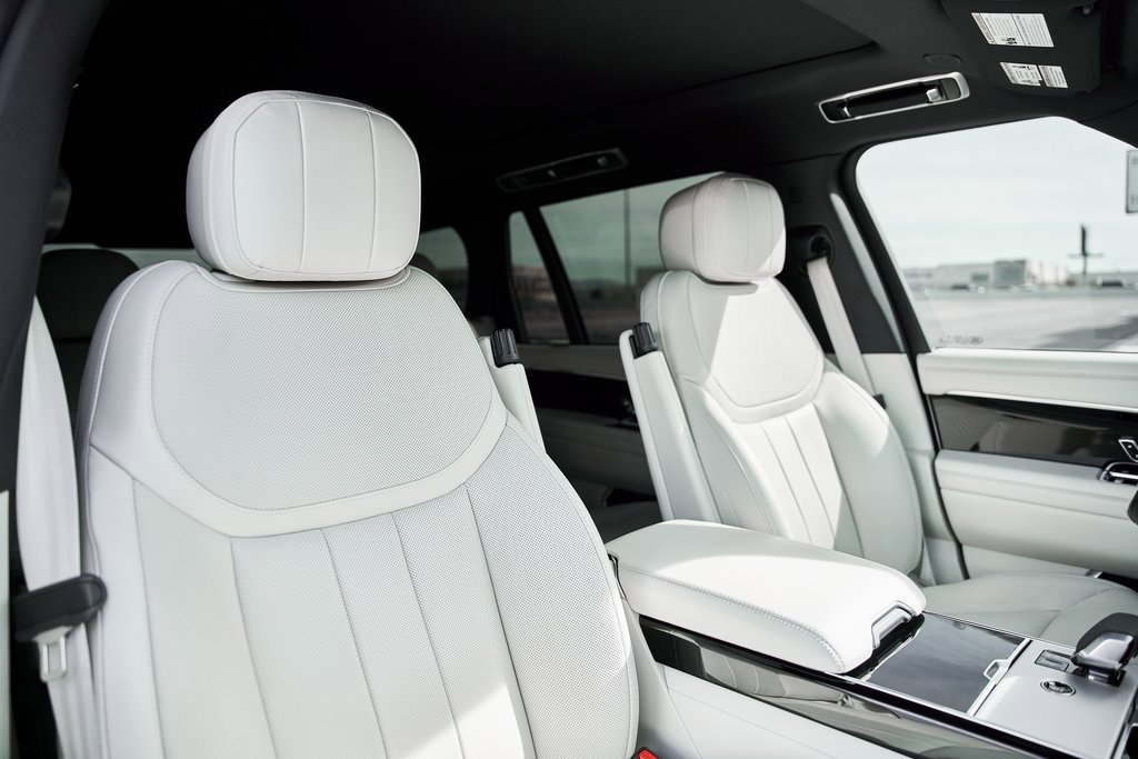 Used 2024 Land Rover Range Rover Long Wheelbase SE image 47
