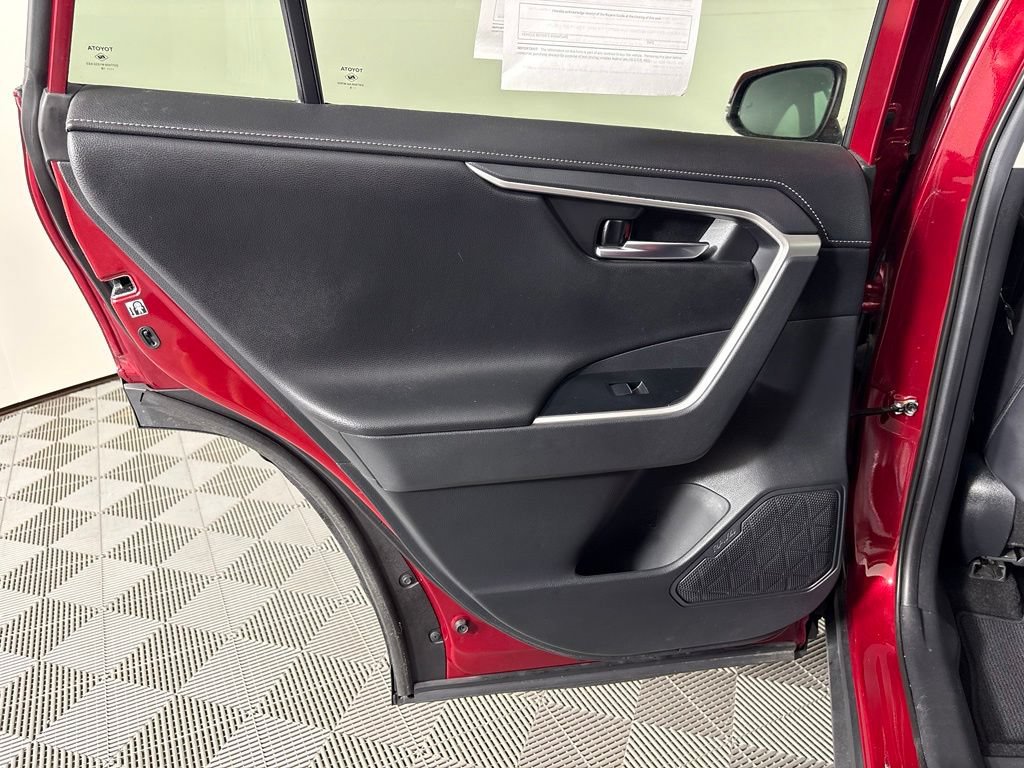 Used 2019 Toyota RAV4 Limited FWD image 39