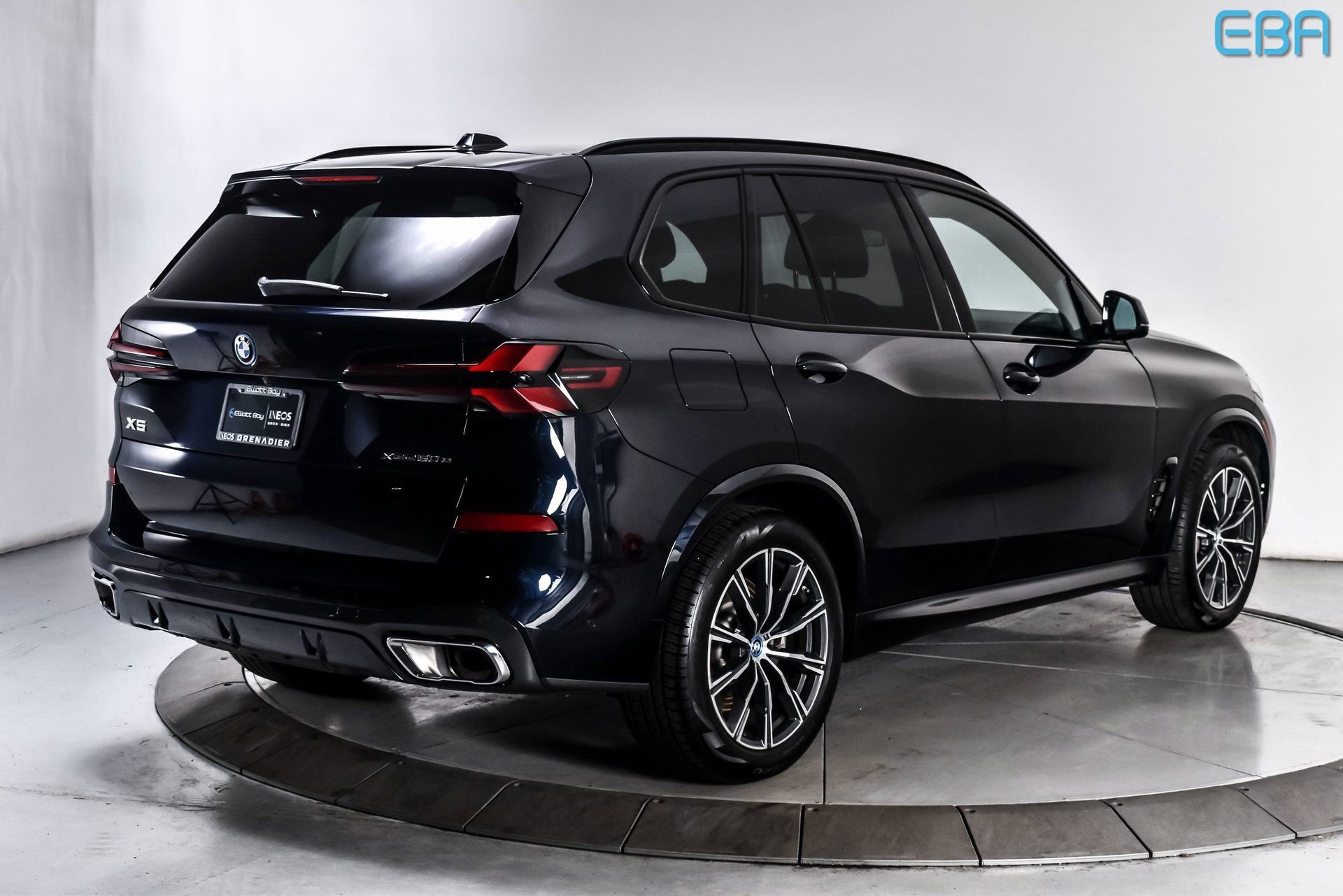 Used 2025 BMW X5 xDrive50e w/ M Sport Package AWD/4WD image 6