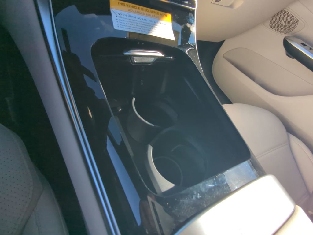 Certified 2025 Mercedes-Benz GLC 350e 4MATIC image 9