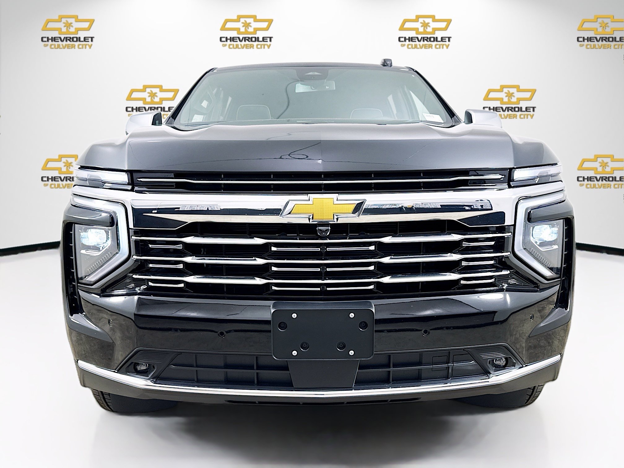 New 2026 Chevrolet Suburban Premier RWD image 2