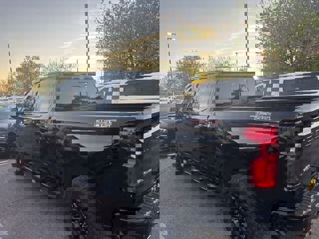 Used 2024 Chevrolet Silverado 1500 LT Trail Boss w/ LT Trail Boss Premium Package image 14