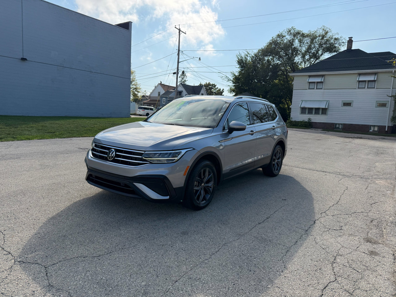 Used 2022 Volkswagen Tiguan SE image 3