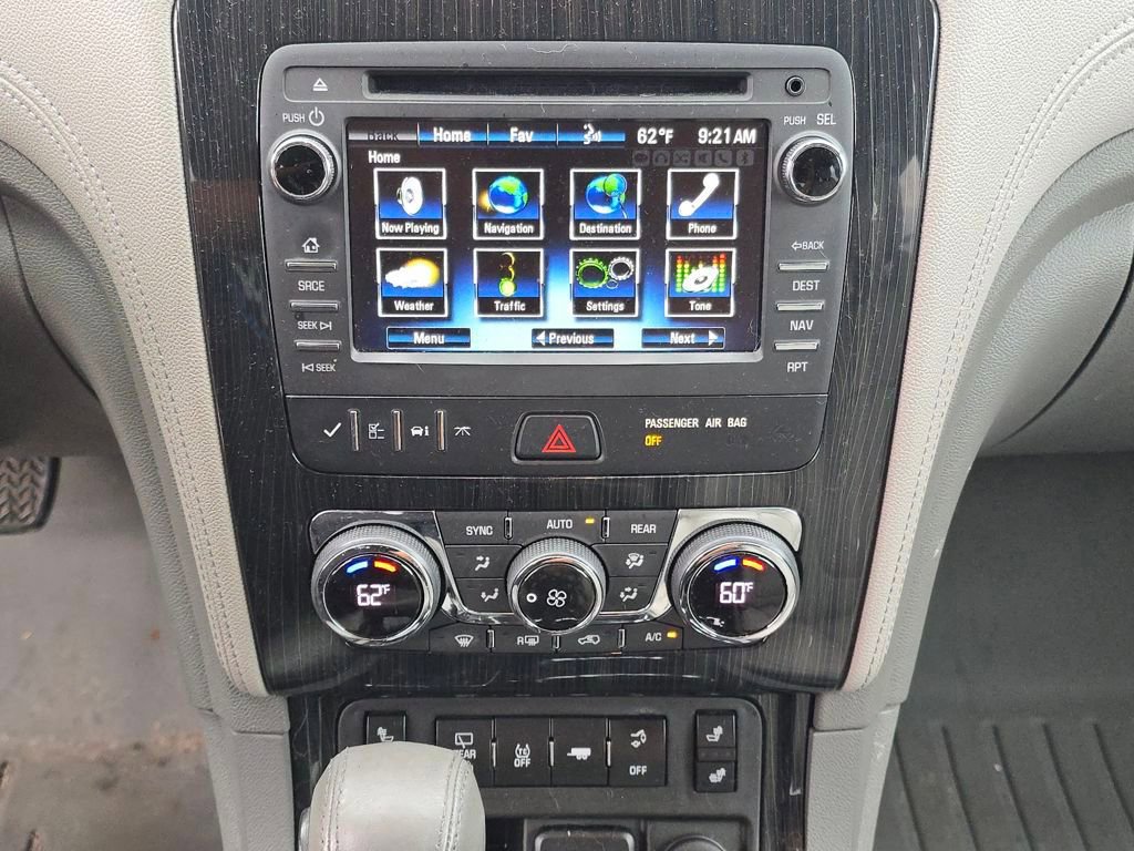 Used 2017 Chevrolet Traverse LT image 19