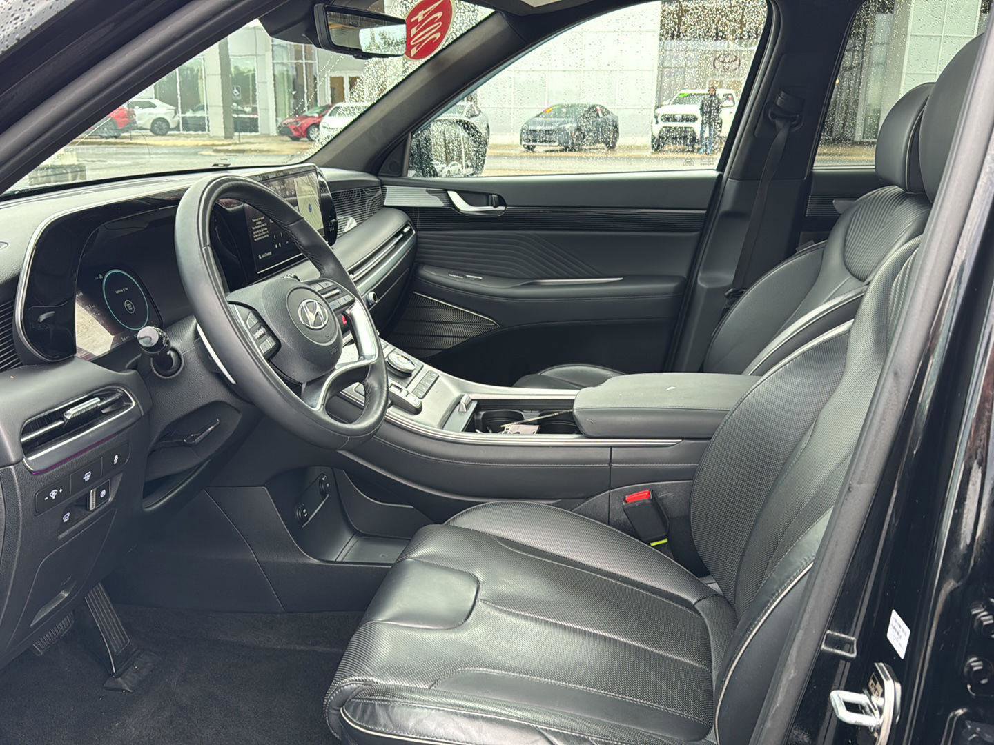 Used 2024 Hyundai Palisade Calligraphy image 8