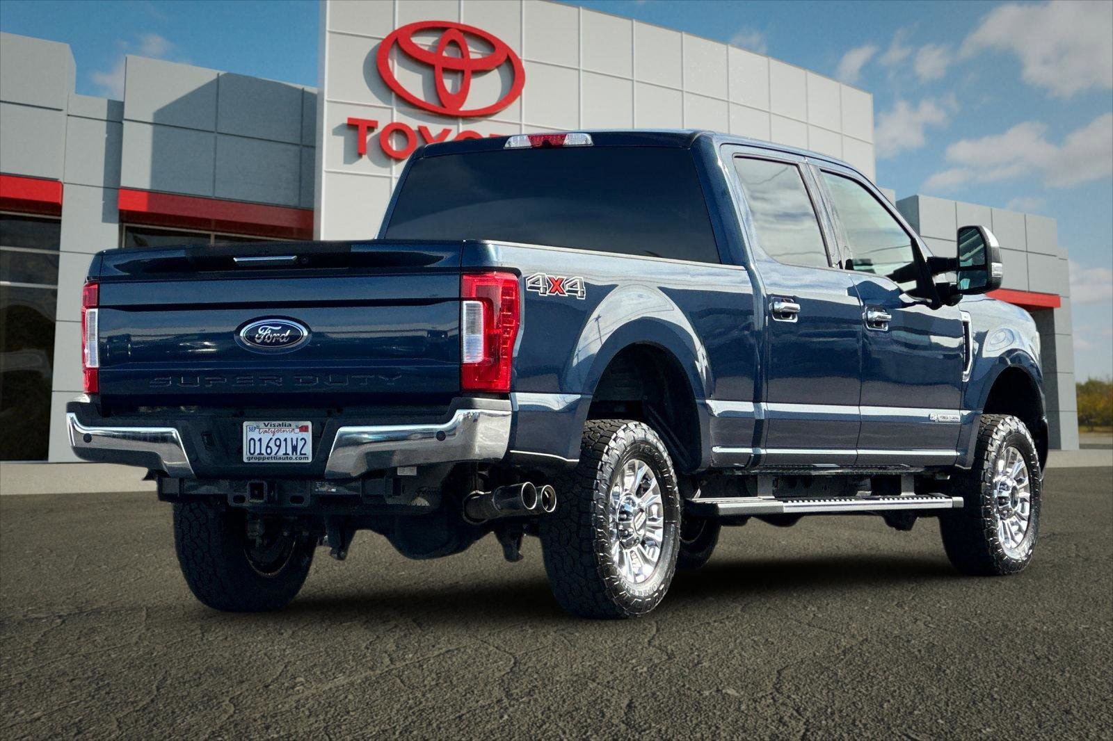 Used 2019 Ford F250 XLT w/ XLT Premium Package AWD/4WD image 3