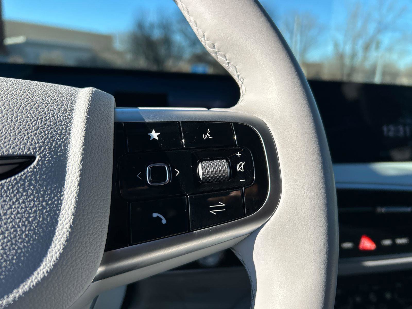 Used 2026 Genesis GV70 2.5T Advanced image 14