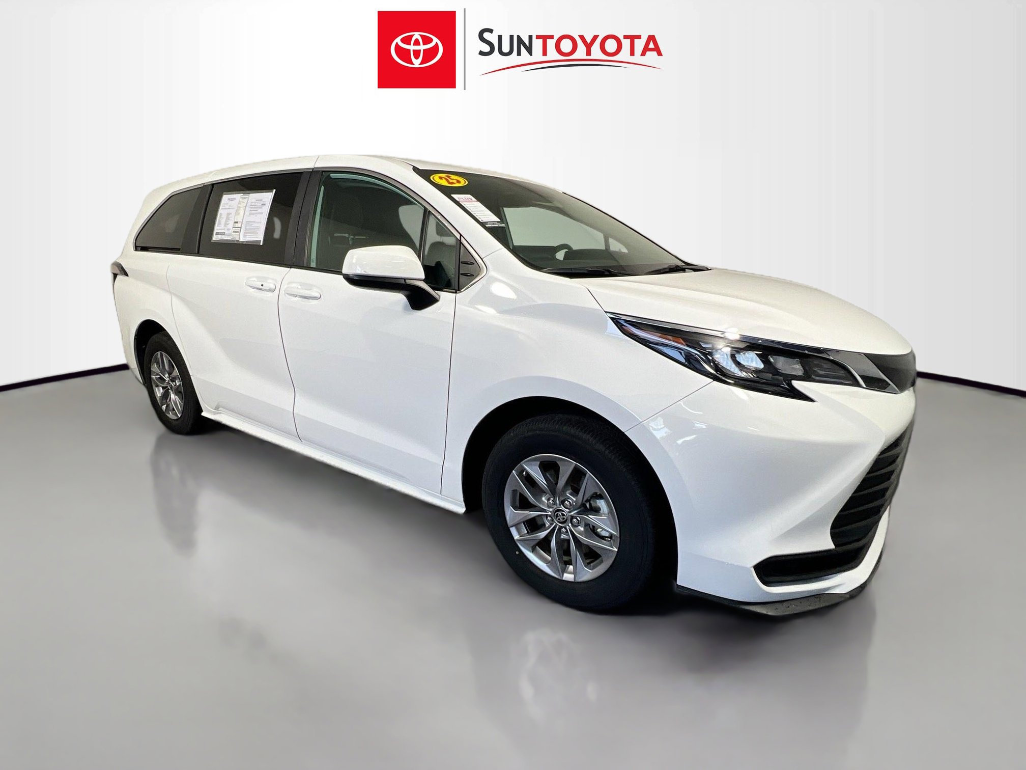 Used 2025 Toyota Sienna LE