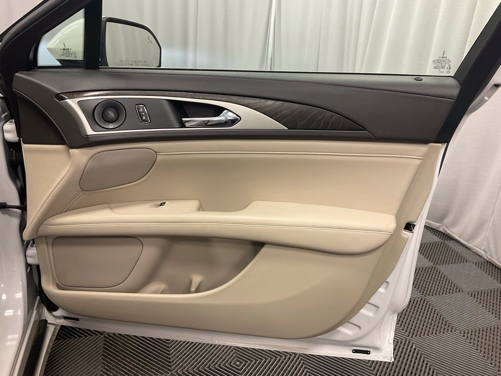 Used 2019 Lincoln MKZ Reserve FWD image 30