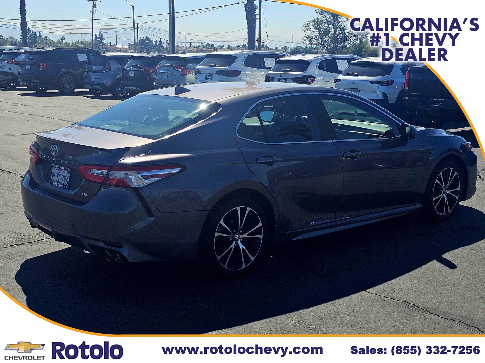 Used 2020 Toyota Camry SE w/ Carpet Mat Package image 7