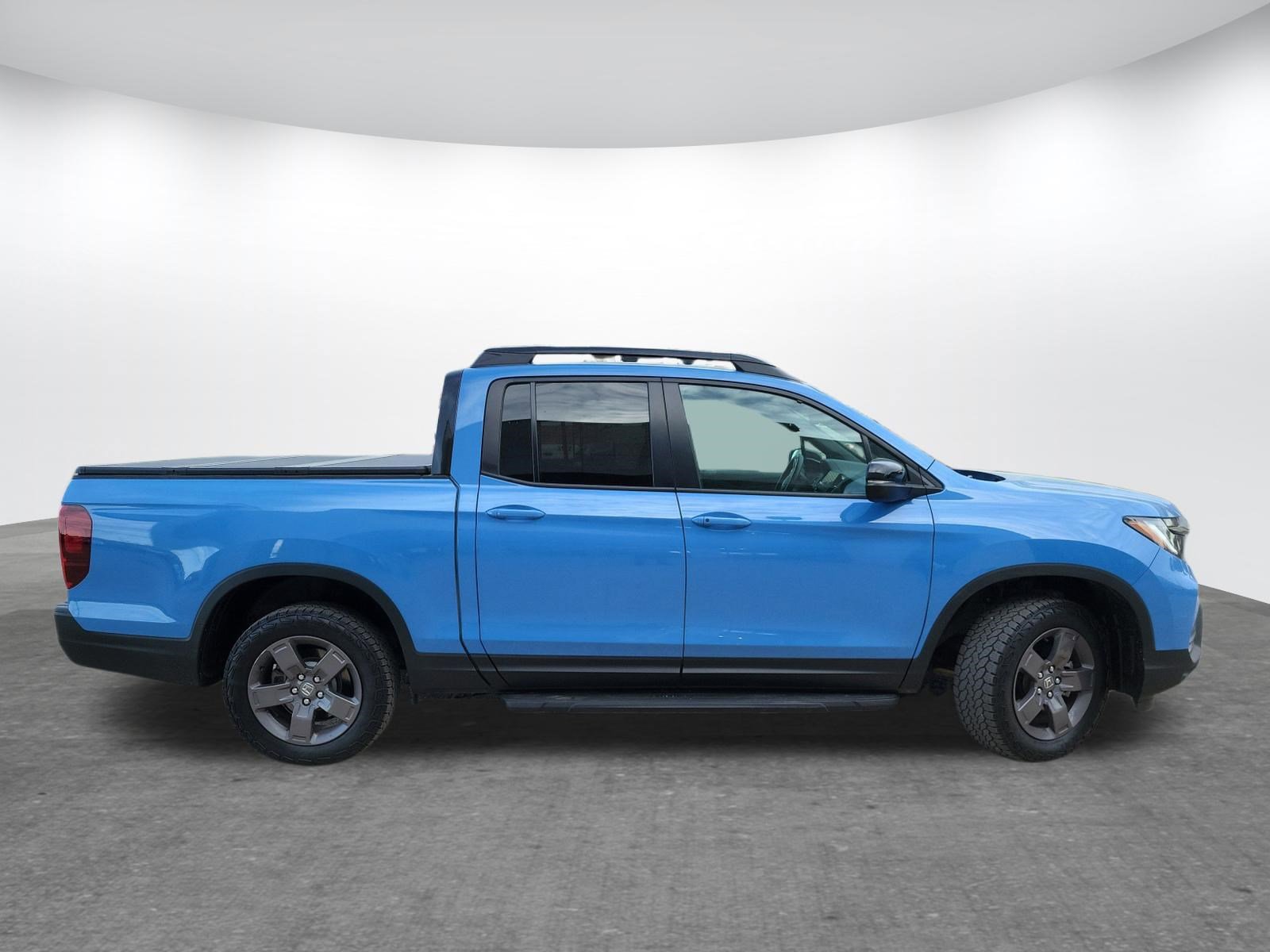 Used 2025 Honda Ridgeline TrailSport image 4