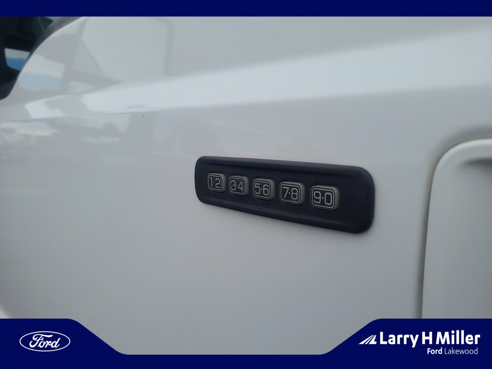 Used 2013 Ford F250 Lariat w/ Lariat Interior Pkg AWD/4WD image 33