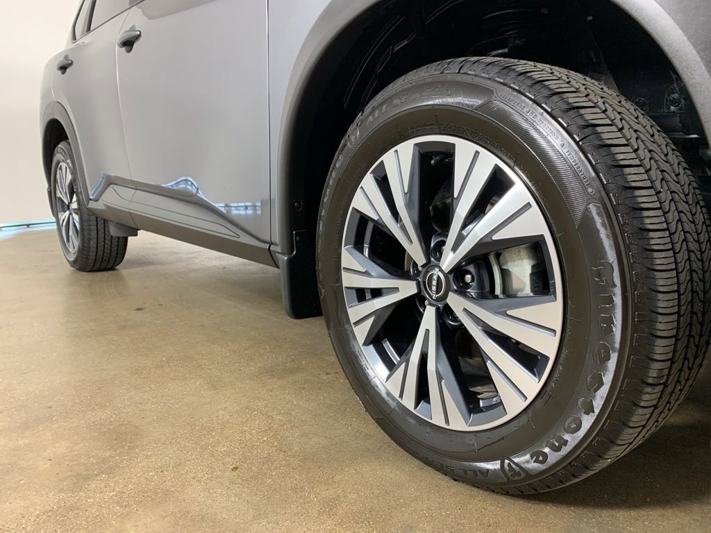 Used 2023 Nissan Rogue SV w/ SV Premium B Package image 6