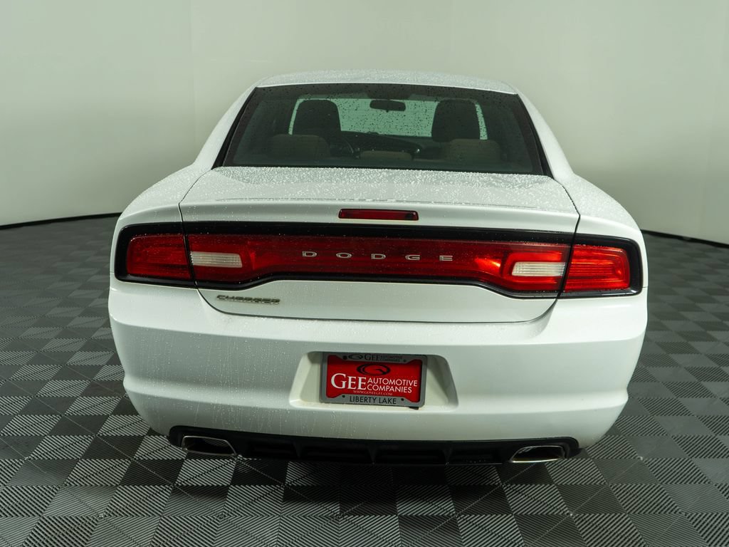 Used 2014 Dodge Charger SE RWD image 5