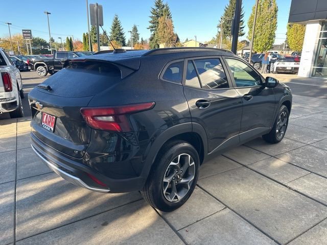 Used 2024 Chevrolet Trax LT image 3