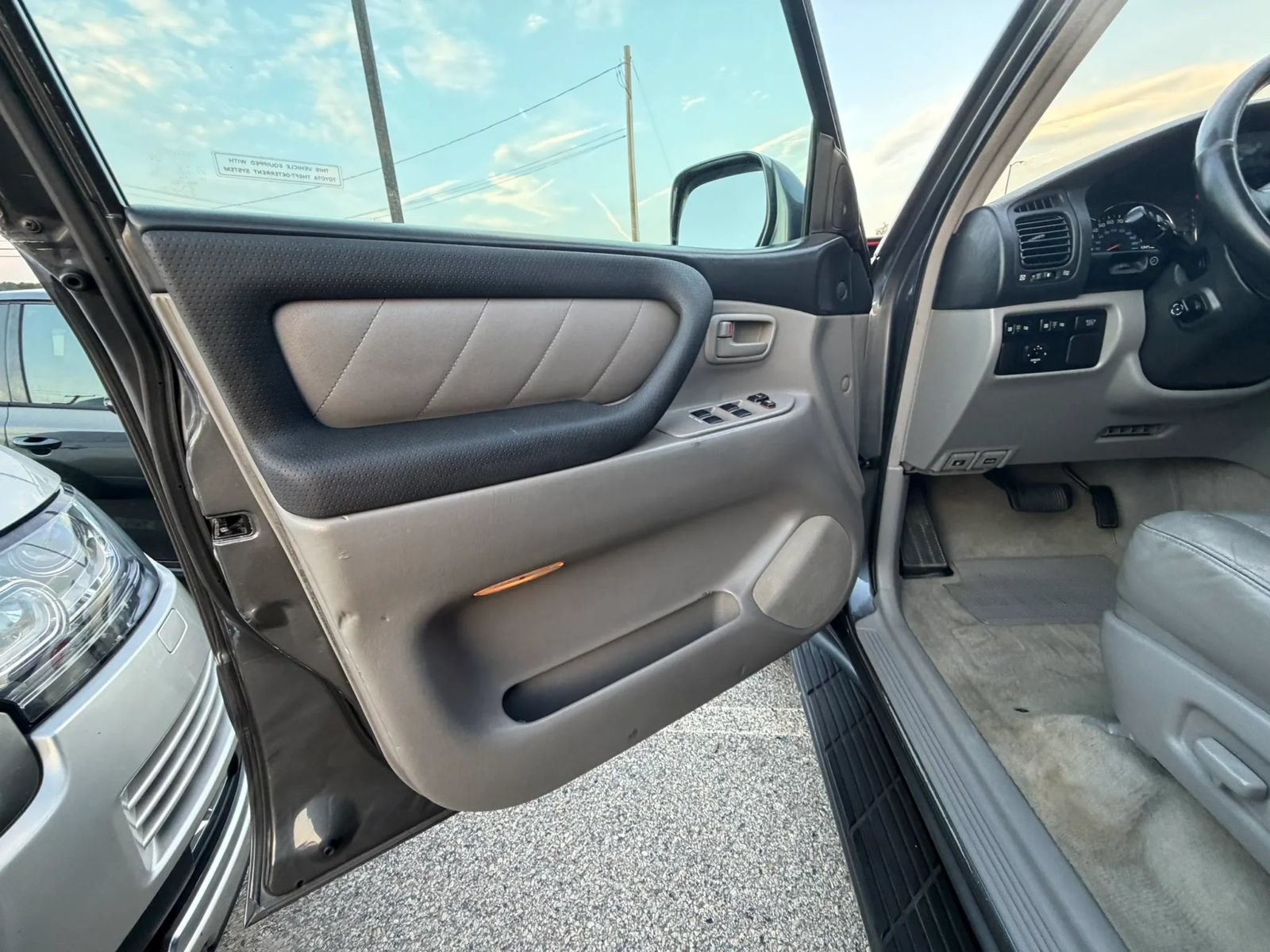 Used 2004 Toyota Land Cruiser AWD/4WD image 8