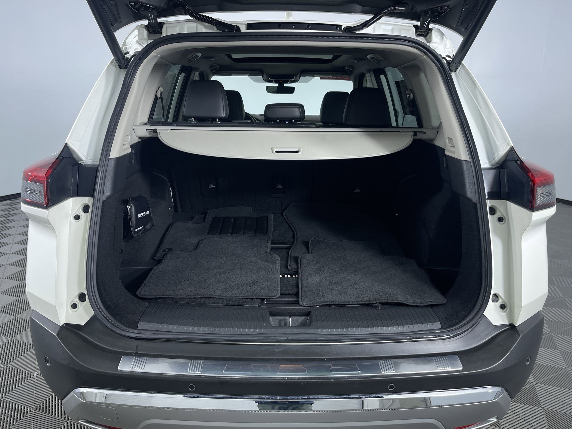 Certified 2023 Nissan Rogue Platinum w/ Platinum Premium Package image 25