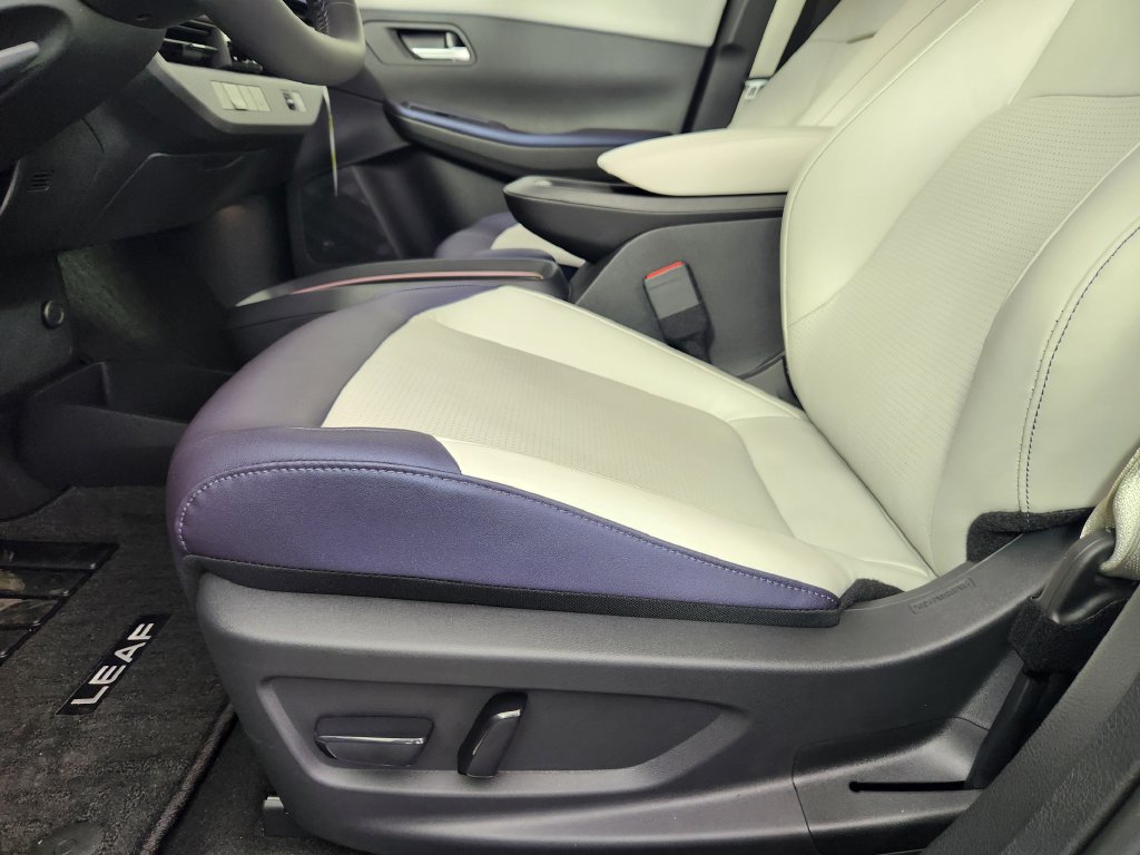 New 2026 Nissan Leaf SV+ w/ Floor Mat Package (SV+) FWD image 11