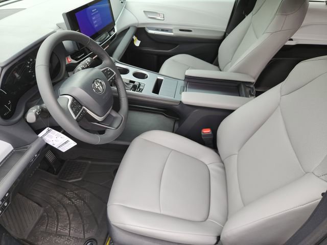 New 2026 Toyota Sienna XLE FWD image 11