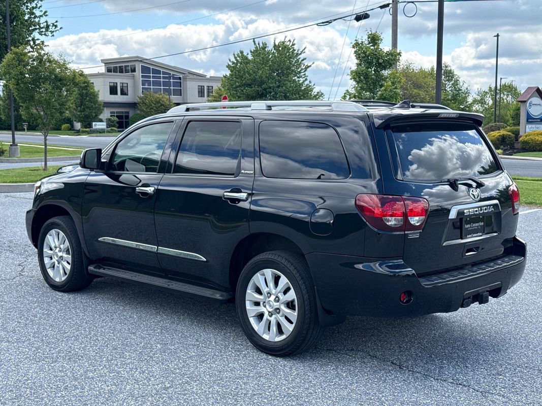 Used 2021 Toyota Sequoia Platinum AWD/4WD image 5