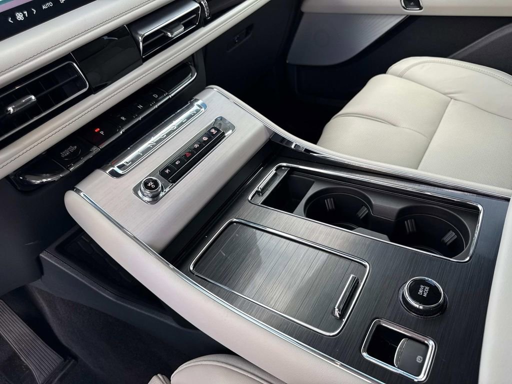 New 2025 Lincoln Aviator Reserve image 25