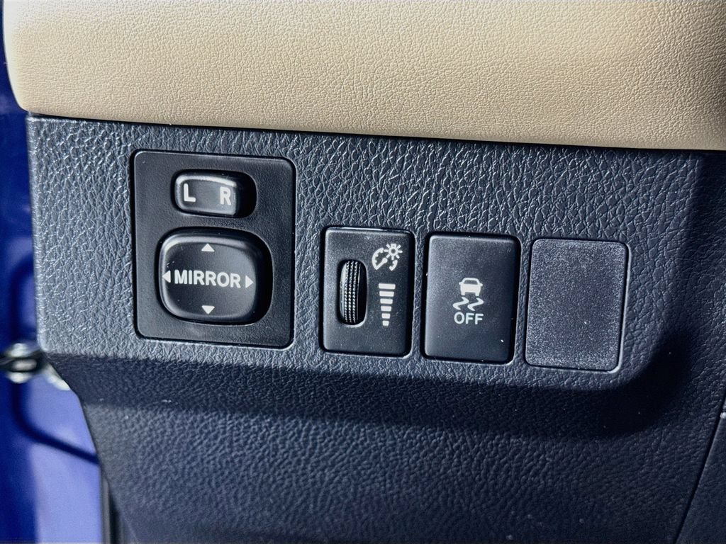 Used 2014 Toyota RAV4 XLE FWD image 20
