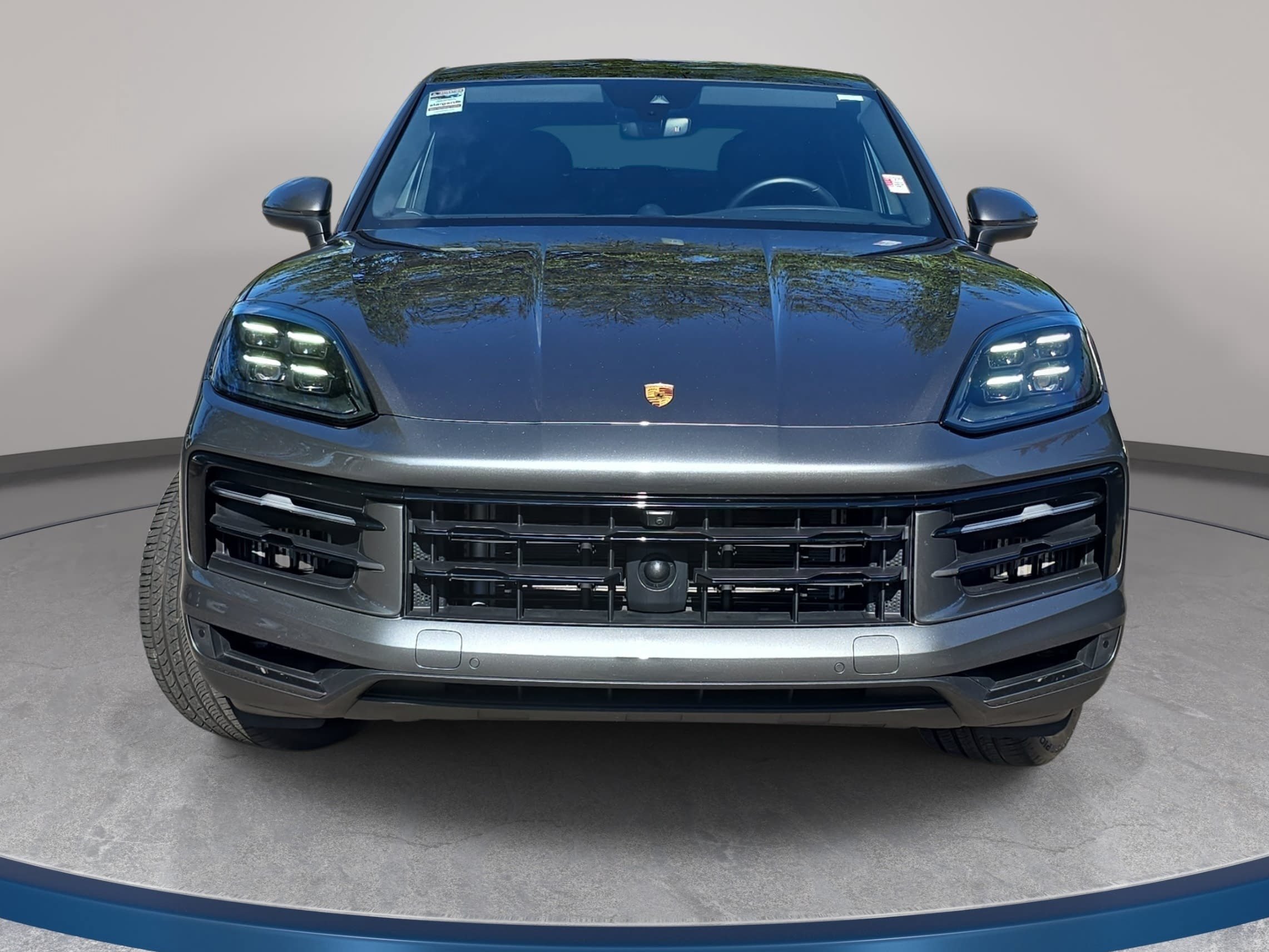 Used 2024 Porsche Cayenne Coupe AWD/4WD image 2