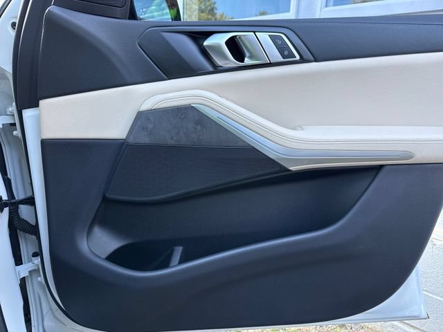Used 2019 BMW X5 xDrive40i w/ Convenience Package AWD/4WD image 25