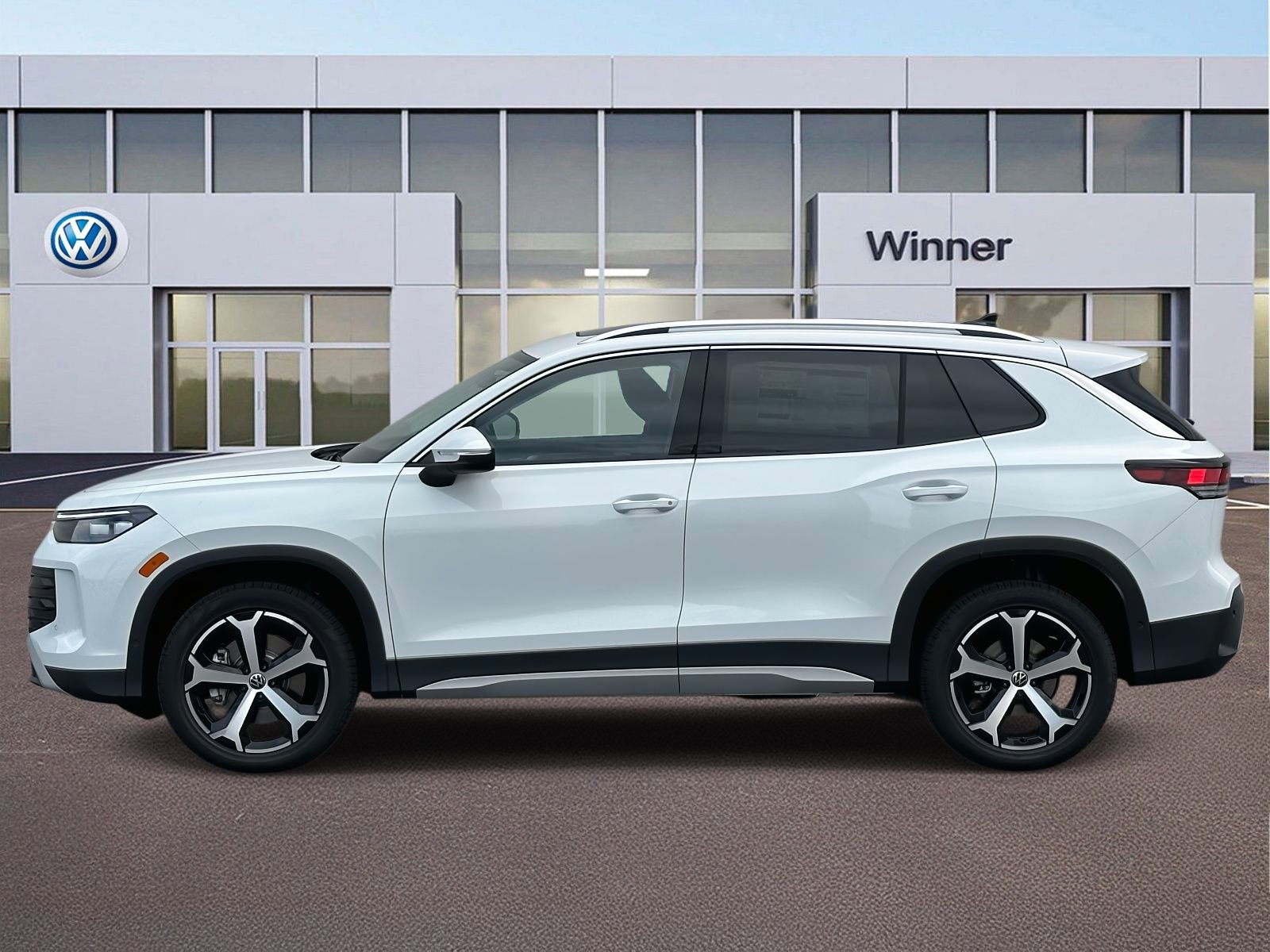 New 2025 Volkswagen Tiguan SE image 2