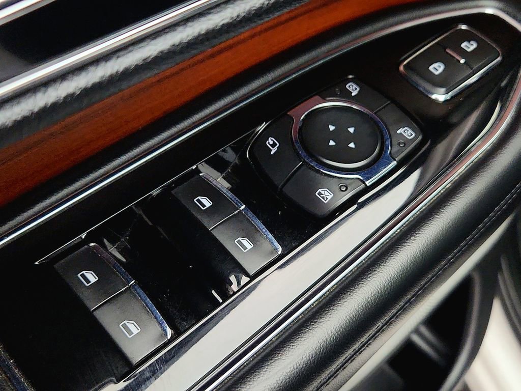 Used 2018 Lincoln Navigator L Reserve w/ Technology Package image 30