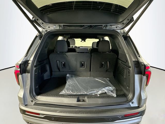 New 2025 Chevrolet Traverse LT FWD image 28