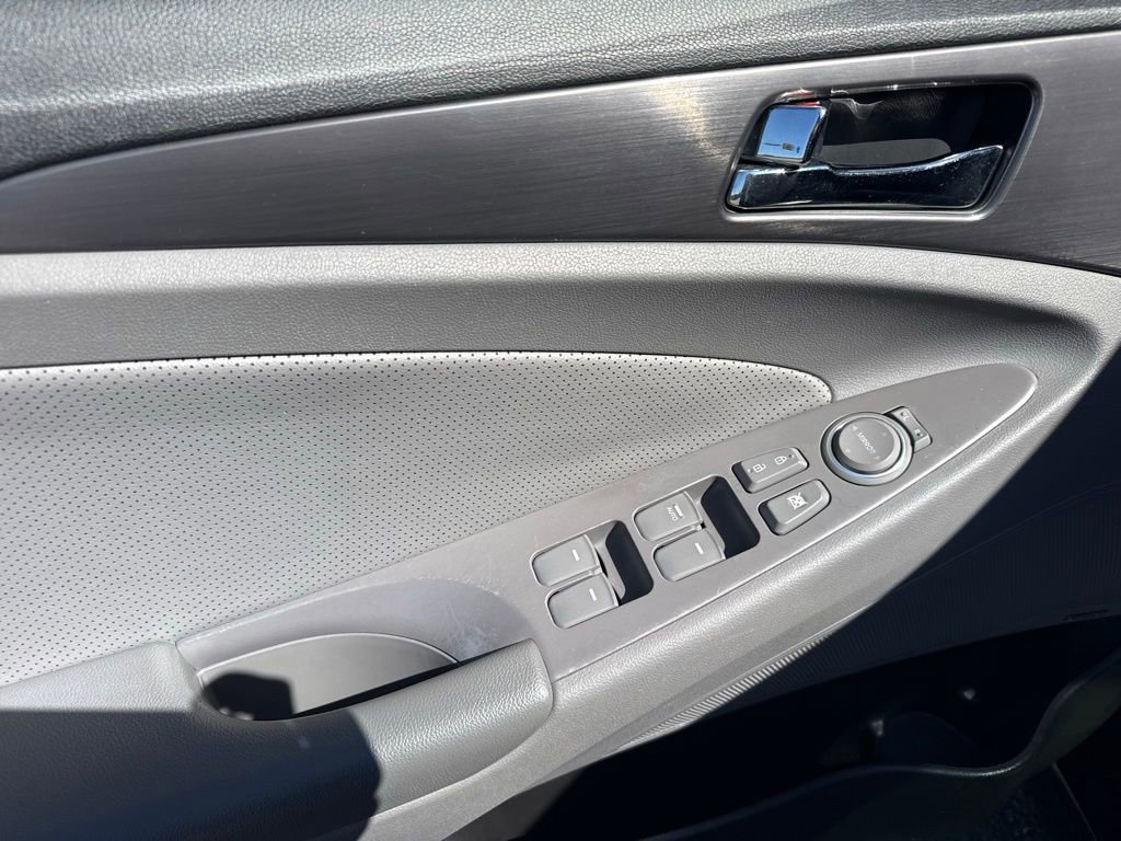 Used 2014 Hyundai Sonata Limited w/ Panoramic Sunroof Package 02 image 18