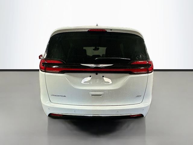 New 2026 Chrysler Pacifica Select AWD/4WD image 7