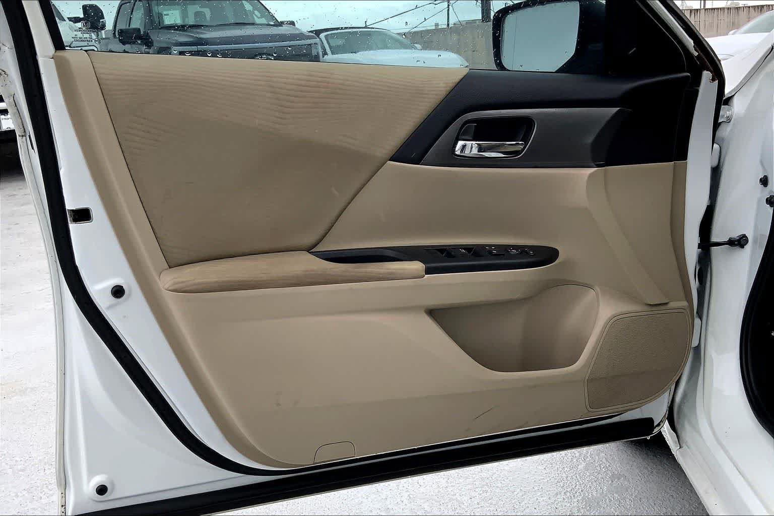 Used 2015 Honda Accord LX image 27