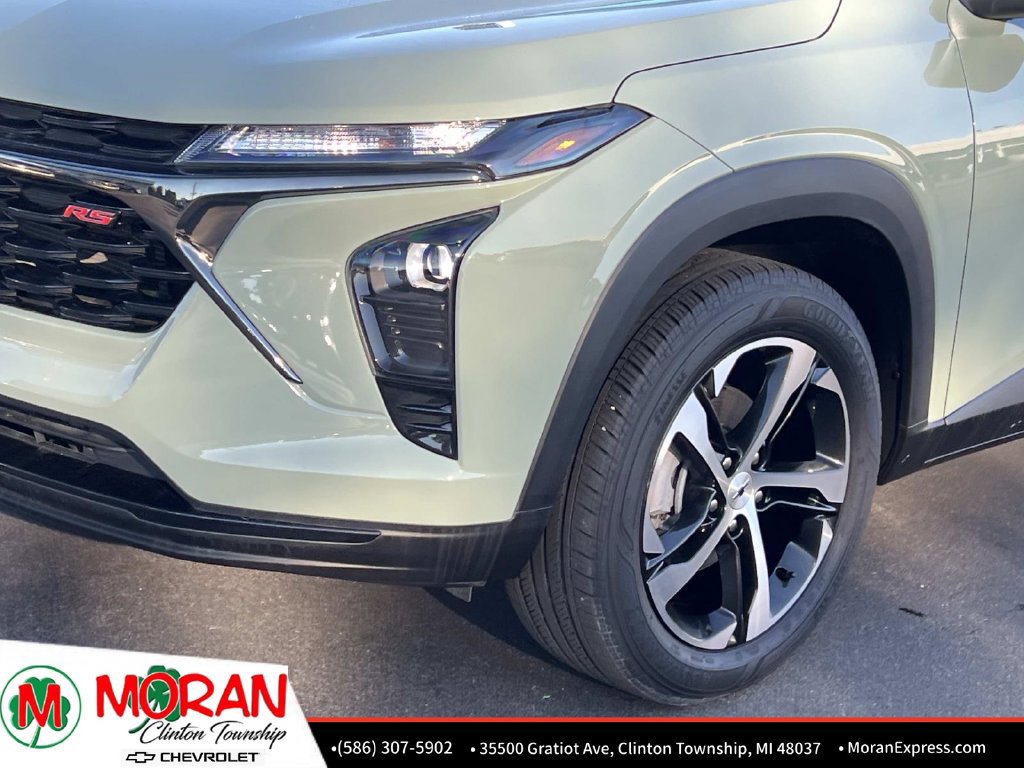 Certified 2024 Chevrolet Trax RS w/ Driver Confidence Package FWD image 9