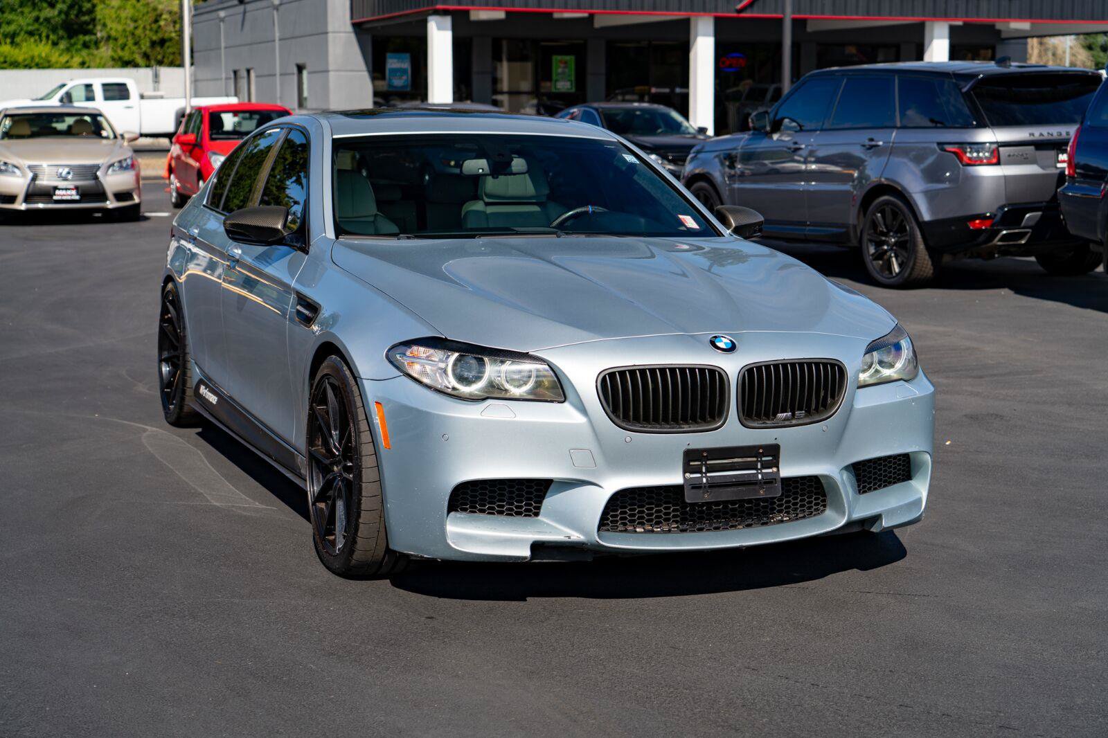 Used 2014 BMW M5 RWD image 2