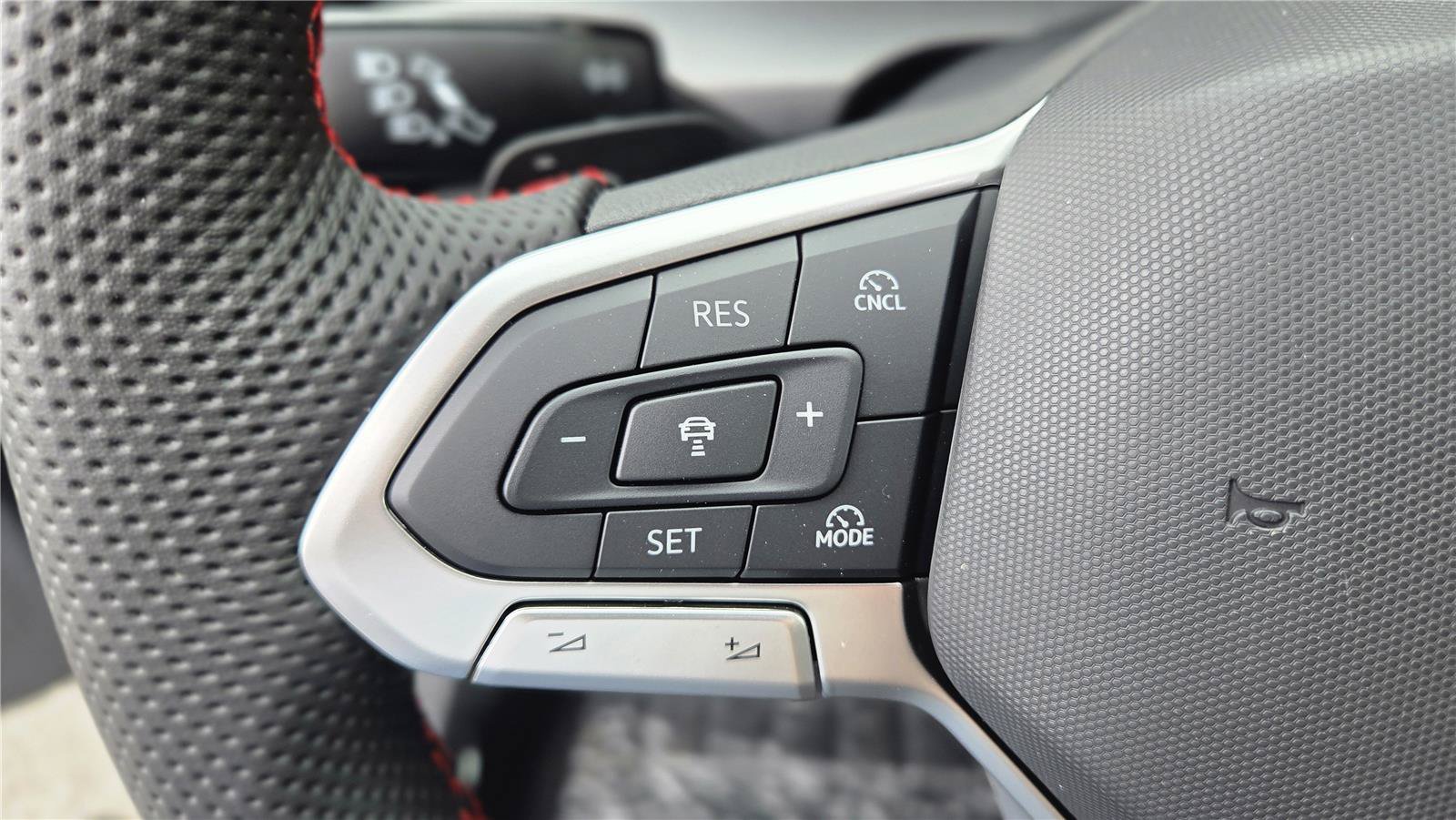 New 2026 Volkswagen GTI SE FWD image 16