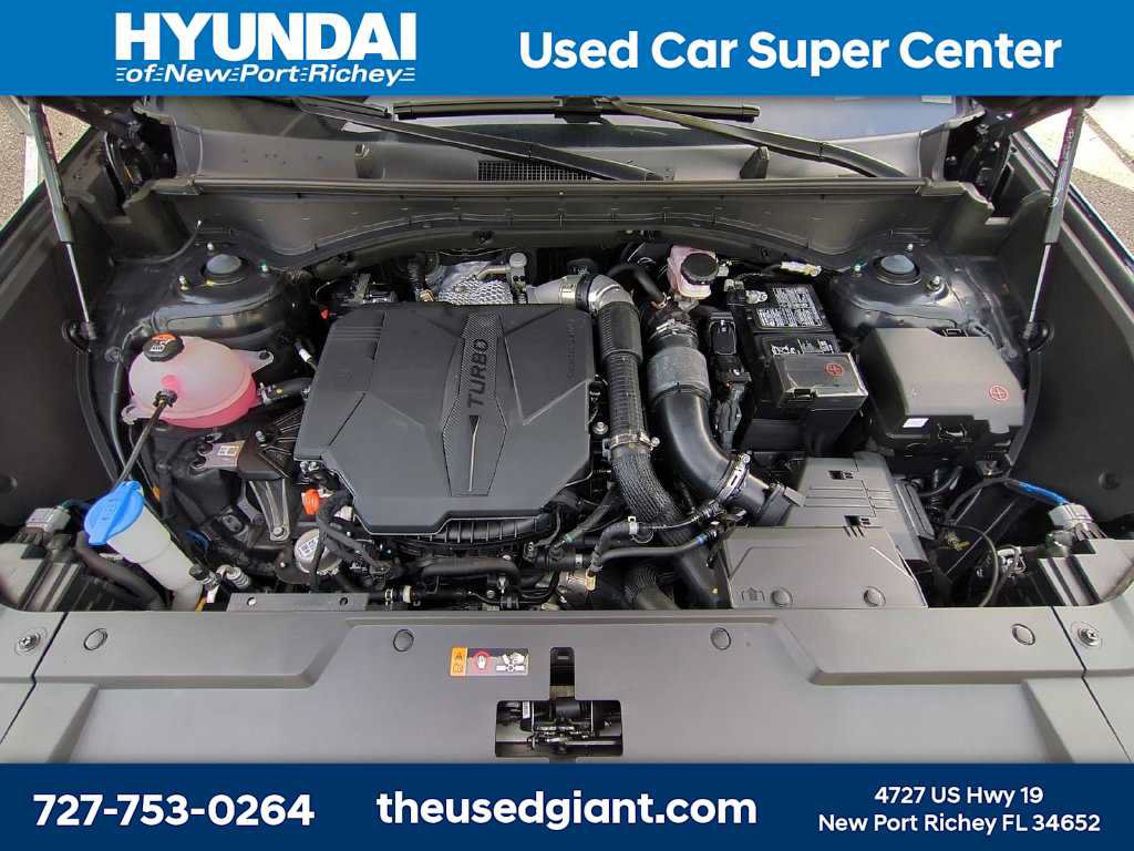 Used 2025 Hyundai Santa Fe SE FWD image 14
